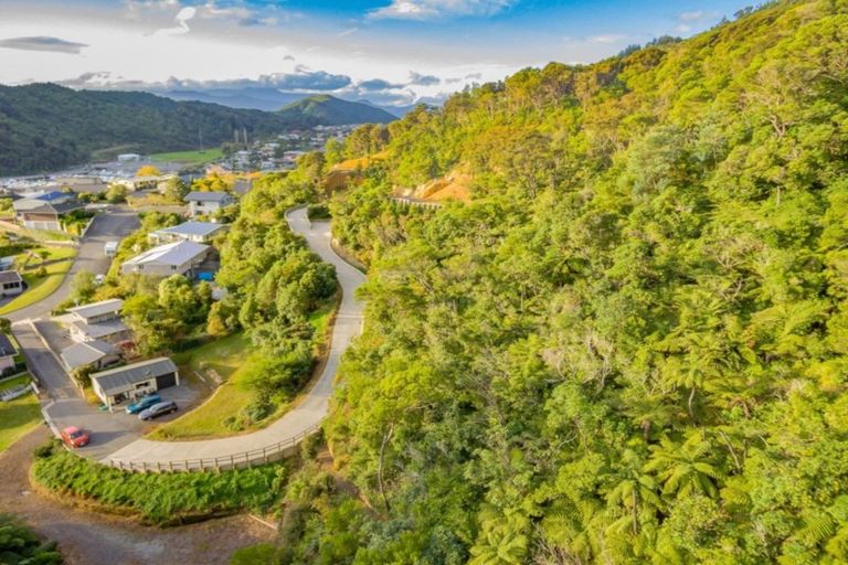 Photo of property in 25a Seaview Crescent, Picton, 7220