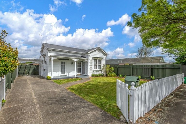 Photo of property in 162 Ruahine Street, Roslyn, Palmerston North, 4414