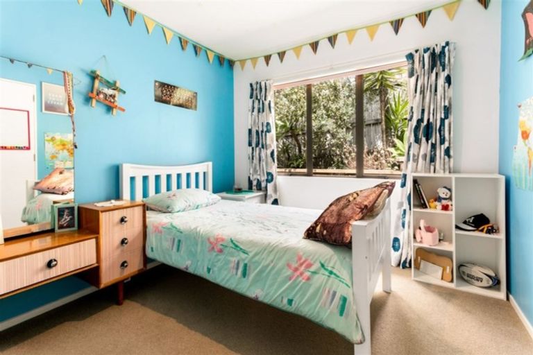 Photo of property in 44 Roy Maloney Drive, Henderson, Auckland, 0612