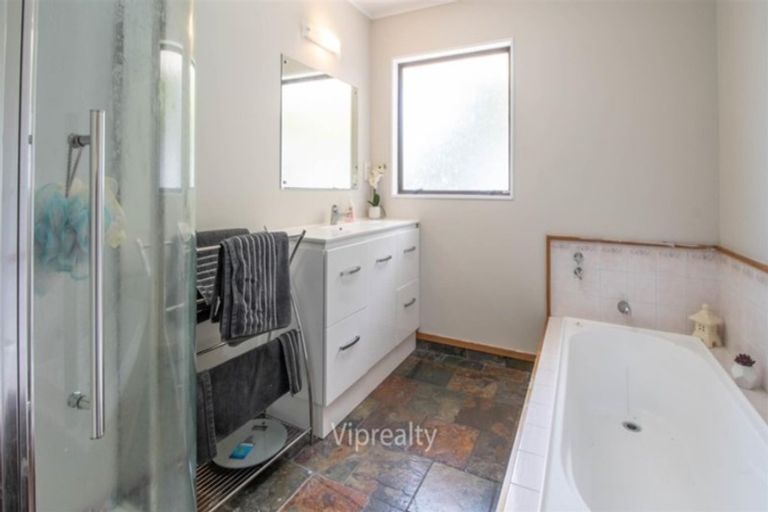 Photo of property in 62 Mountain Road, Western Heights, Rotorua, 3015