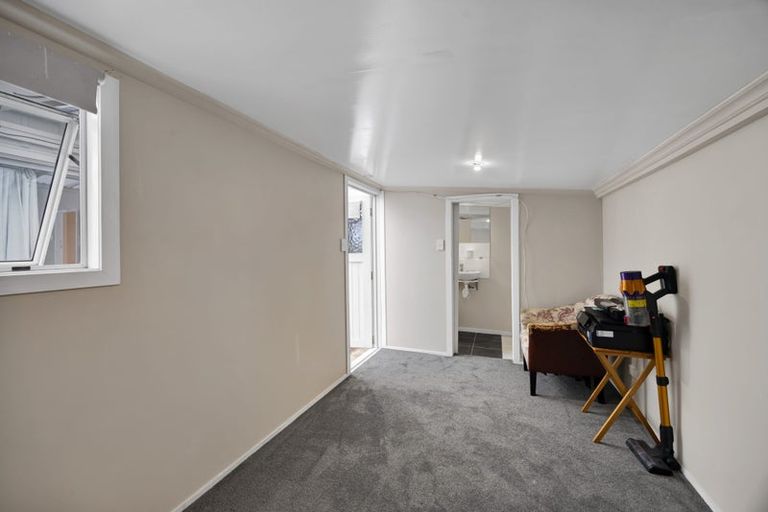 Photo of property in 64 Ngamotu Road, Spotswood, New Plymouth, 4310