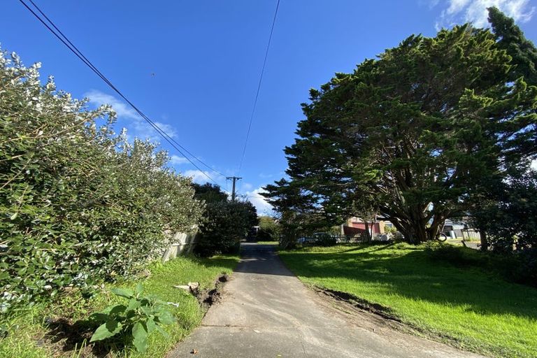 Photo of property in 3 Longburn Road, Henderson, Auckland, 0610