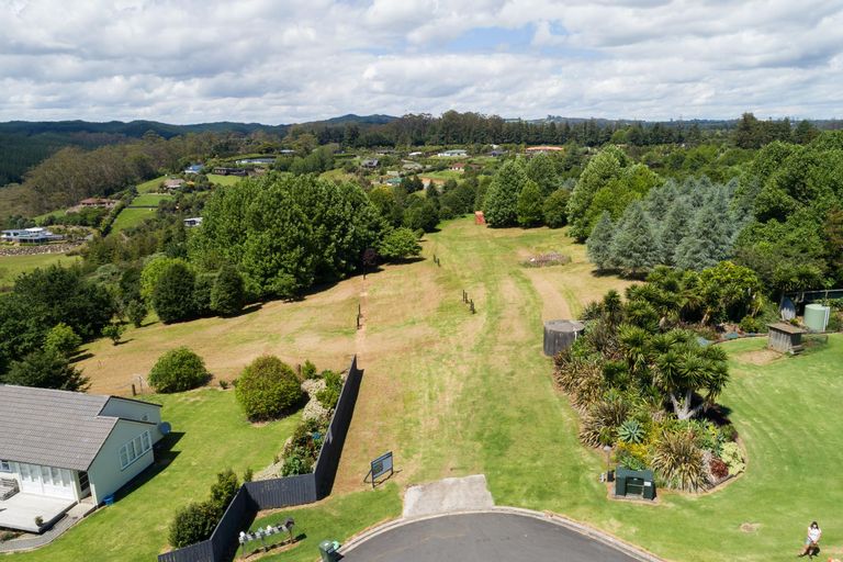 Photo of property in 10 Heron Hill, Kerikeri, 0230