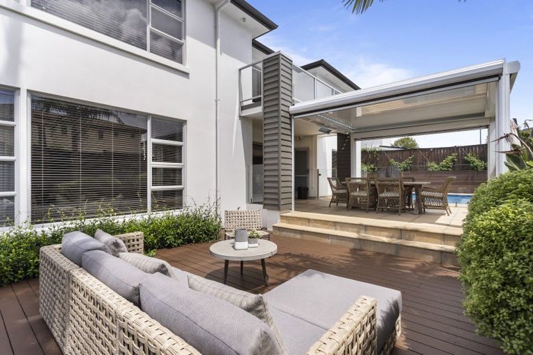 Photo of property in 14 Tranquility Rise, Mellons Bay, Auckland, 2014