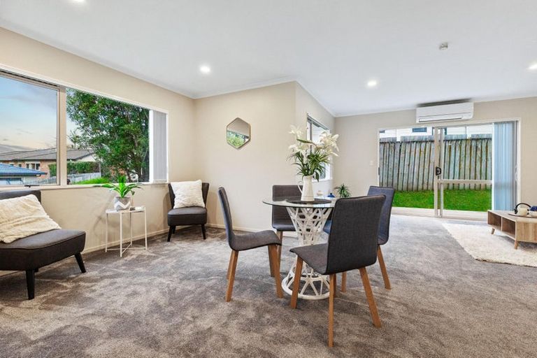 Photo of property in 20 Quincey Place, Massey, Auckland, 0614