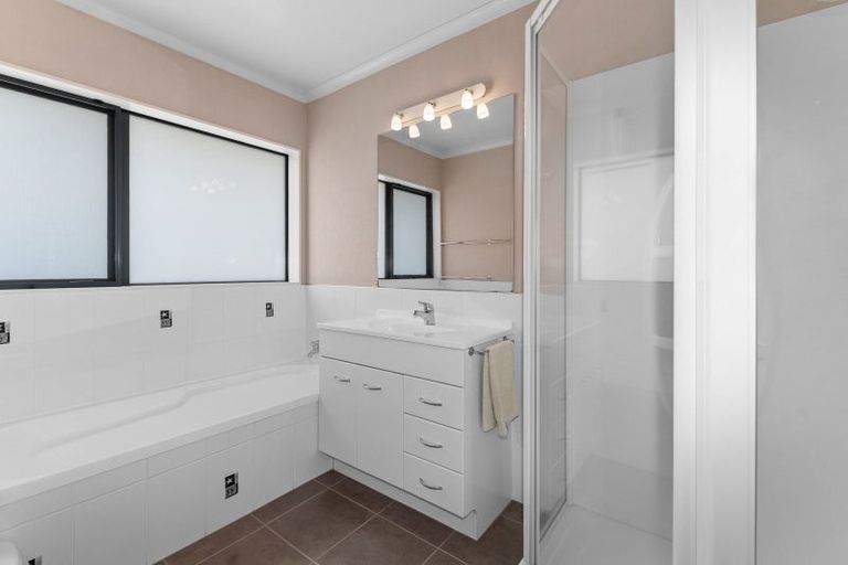 Photo of property in 16 Frame Place, Owhata, Rotorua, 3010