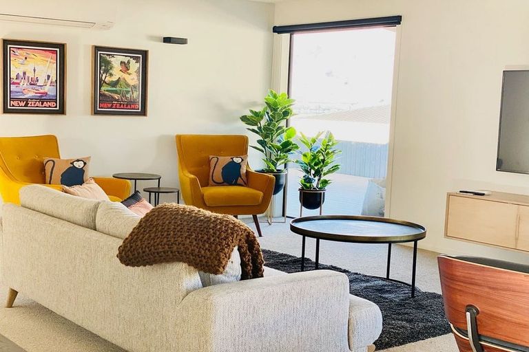 Photo of property in 35 Minaret Ridge, Wanaka, 9305