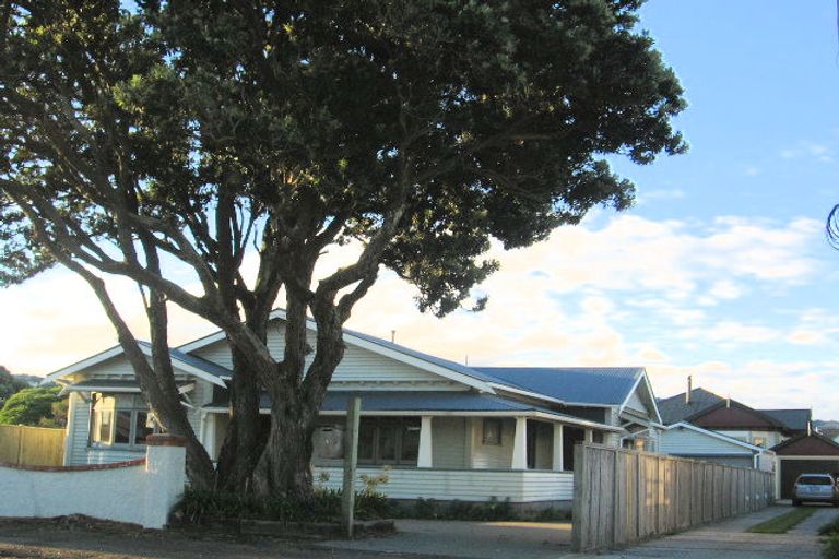 Photo of property in 1/5 Heretaunga Street, Petone, Lower Hutt, 5012