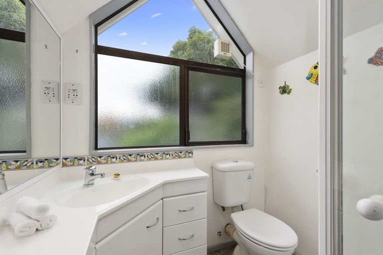 Photo of property in 97 Blue Mountains Road, Pinehaven, Upper Hutt, 5371