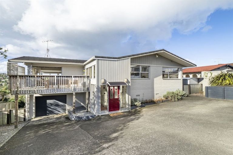 Photo of property in 10 Robin Lane, Browns Bay, Auckland, 0630