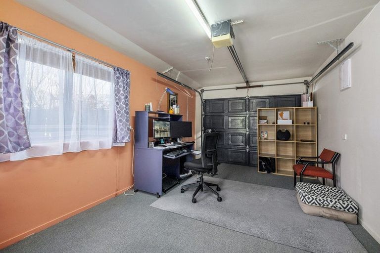 Photo of property in 8 Owl Court, Unsworth Heights, Auckland, 0632