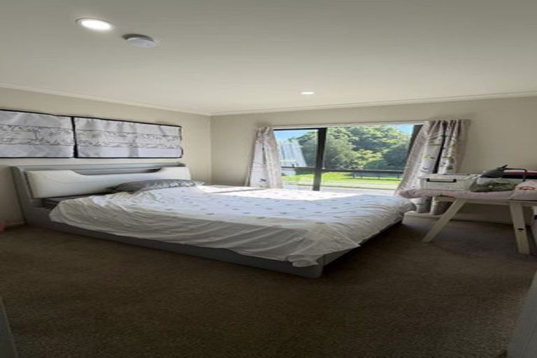 Photo of property in 89a Cascades Road, Pakuranga Heights, Auckland, 2010