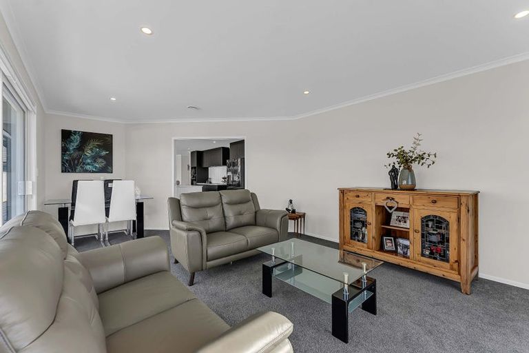 Photo of property in 9 Mutetai Road, Clarks Beach, 2122