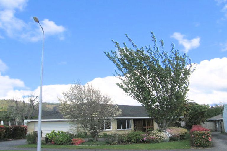 Photo of property in 5 Thelma Place, Lynmore, Rotorua, 3010