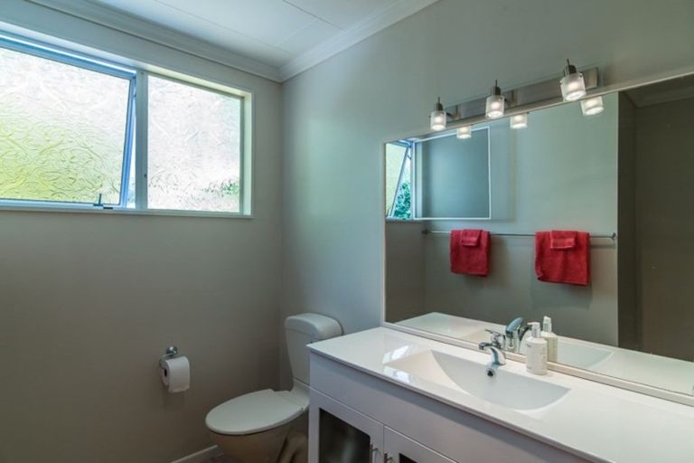 Photo of property in 311 Te Moana Road, Waikanae, 5036