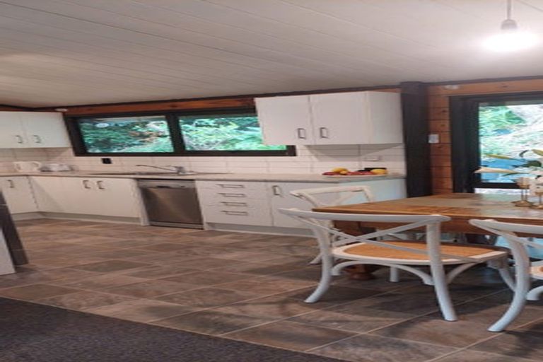 Photo of property in 32a Arawhata Street, Ranui, Porirua, 5024