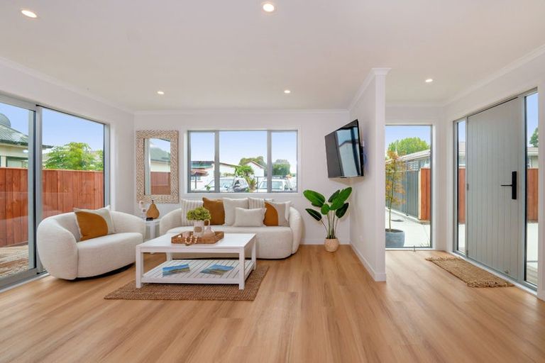 Photo of property in 11 Landing Road, Titirangi, Auckland, 0604