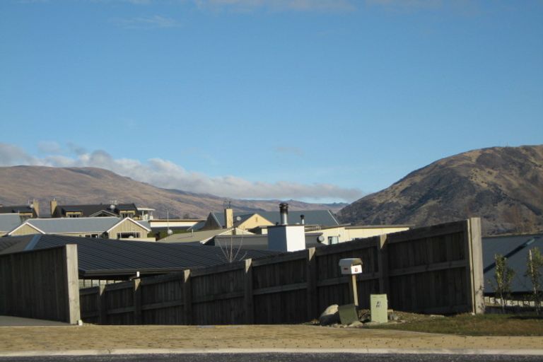 Photo of property in 8 Bob Lee Place, Wanaka, 9305