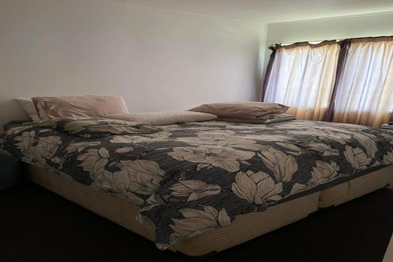 Photo of property in 57 Holmes Drive South, Massey, Auckland, 0614