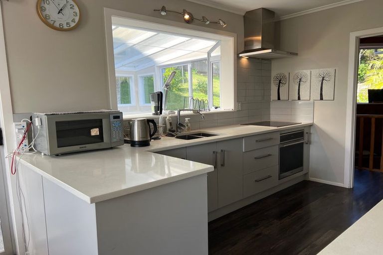 Photo of property in 49 Woodfern Crescent, Titirangi, Auckland, 0604