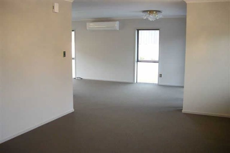 Photo of property in 24 Sunstone Crescent, Brown Owl, Upper Hutt, 5018