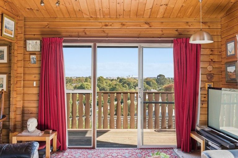 Photo of property in 365 Centaurus Road, Hillsborough, Christchurch, 8022