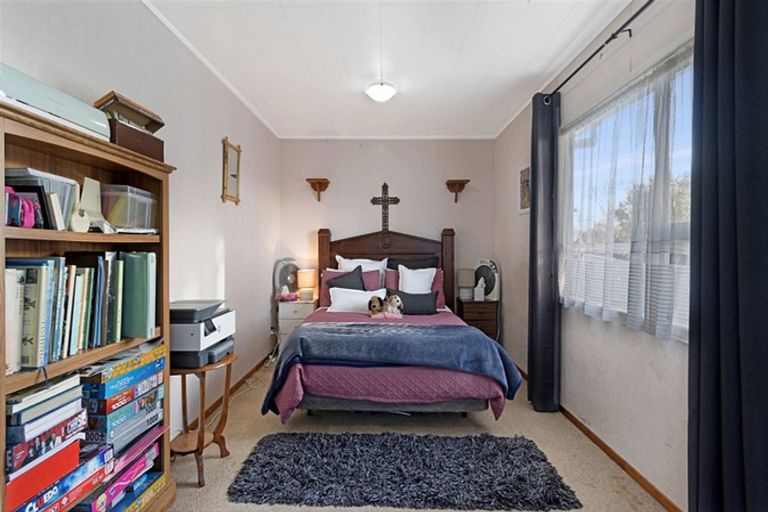 Photo of property in 21 Pankhurst Place, Sunnyvale, Auckland, 0612