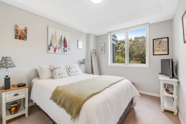 Photo of property in 122 Eaves Bush Parade, Orewa, 0931