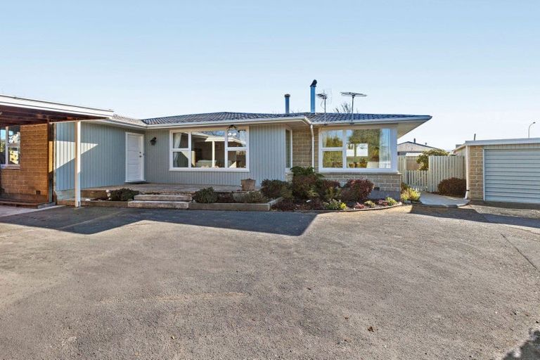 Photo of property in 11 Weston Place, Rangiora, 7400