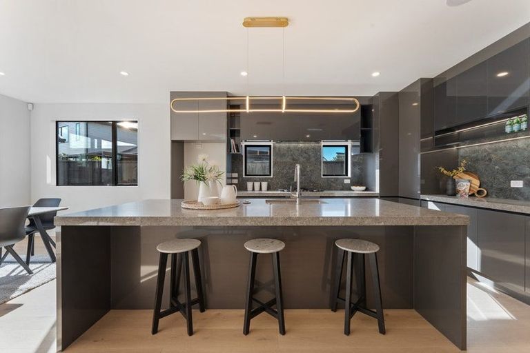 Photo of property in 7 Picnic Point Road, Hobsonville, Auckland, 0616