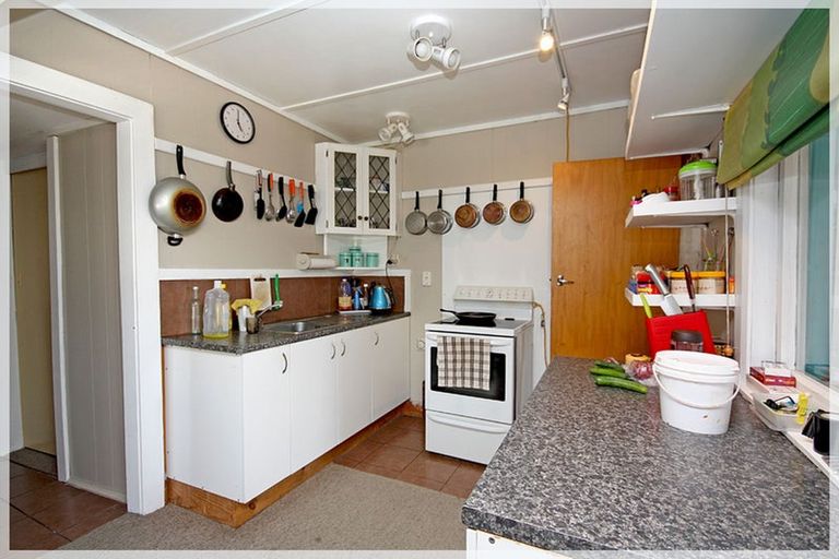 Photo of property in 22 Andresen Street, Foxton Beach, Foxton, 4815