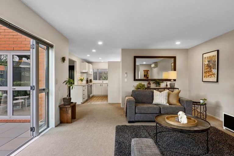 Photo of property in 87b Aikmans Road, Merivale, Christchurch, 8014