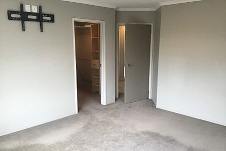 Photo of property in 9a Turehu Street, Merrilands, New Plymouth, 4312