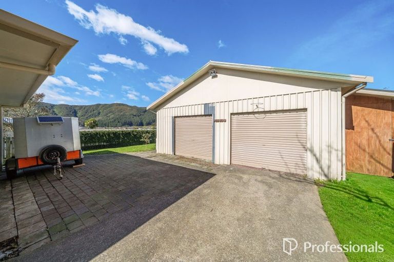 Photo of property in 25 Kendal Grove, Wainuiomata, Lower Hutt, 5014