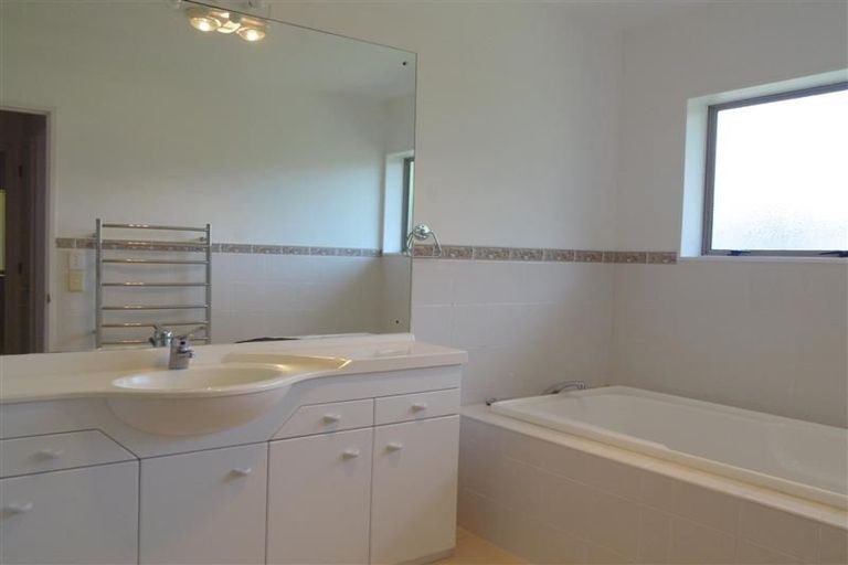 Photo of property in 40 Langana Avenue, Browns Bay, Auckland, 0630