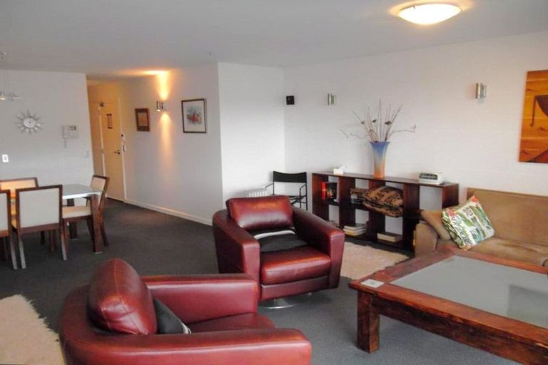 Photo of property in Aqua, 5/74 Oriental Parade, Oriental Bay, Wellington, 6011