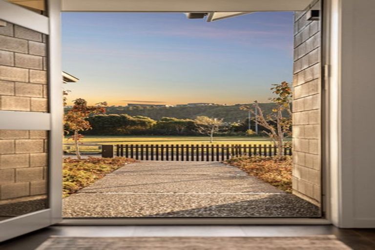 Photo of property in 217 Lakes Boulevard, Pyes Pa, Tauranga, 3112