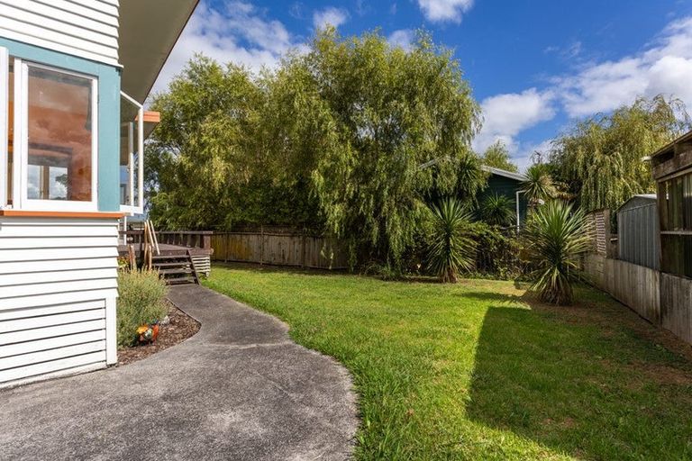 Photo of property in 36a Parakai Avenue, Parakai, 0830