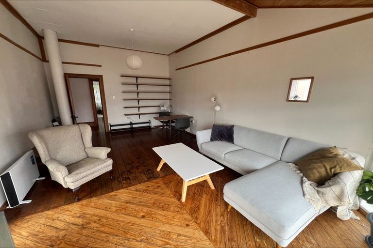 Photo of property in 5 Mcintyre Avenue, Mount Victoria, Wellington, 6011