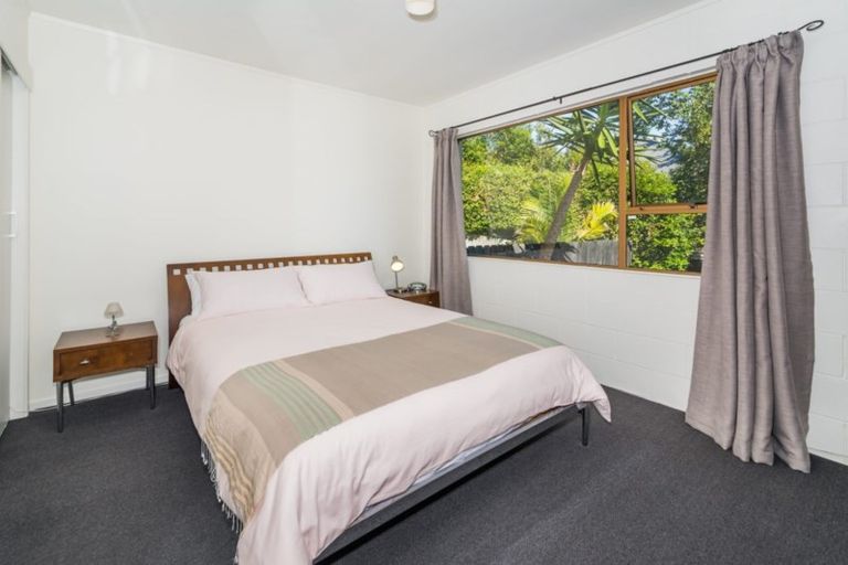 Photo of property in 1/43 Seaton Road, Murrays Bay, Auckland, 0630