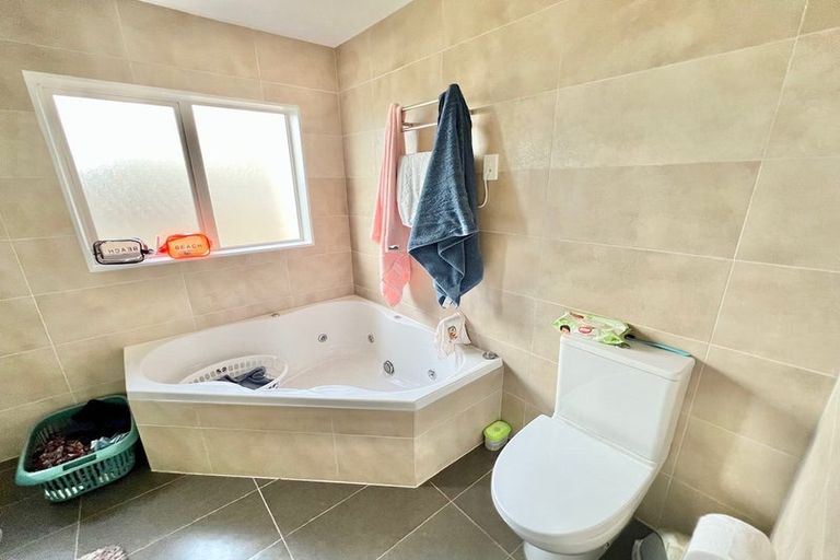 Photo of property in 92a Schnapper Rock Road, Schnapper Rock, Auckland, 0632