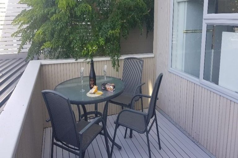 Photo of property in 11a Rahopara Street, Castor Bay, Auckland, 0620