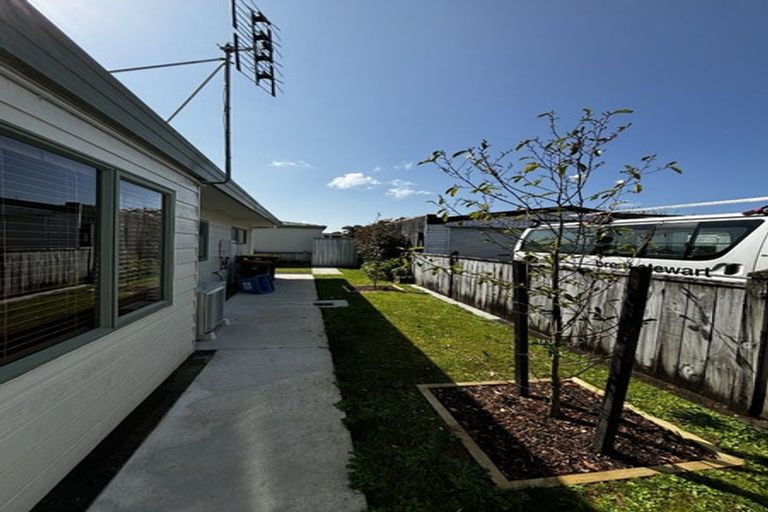 Photo of property in 2/219 Mangorei Road, Merrilands, New Plymouth, 4312