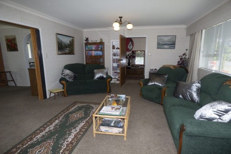 Photo of property in 7b John Guthrie Place, Merrilands, New Plymouth, 4312