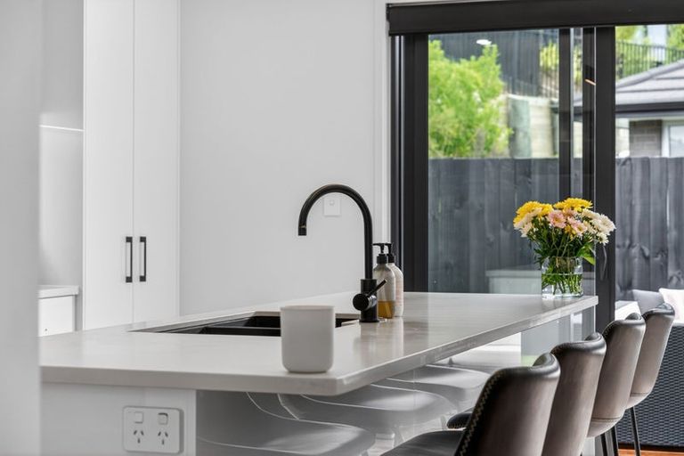 Photo of property in 4 Porokaiwhiri Avenue, Helensville, 0800