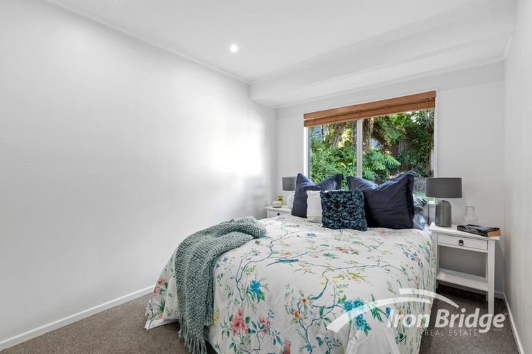 Photo of property in 17 Tacitus Place, Totara Vale, Auckland, 0629