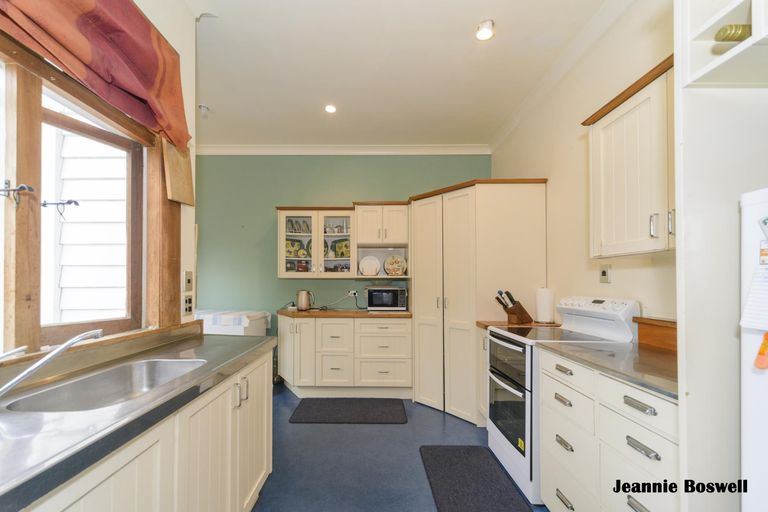 Photo of property in 38 Argyle Avenue, Takaro, Palmerston North, 4410
