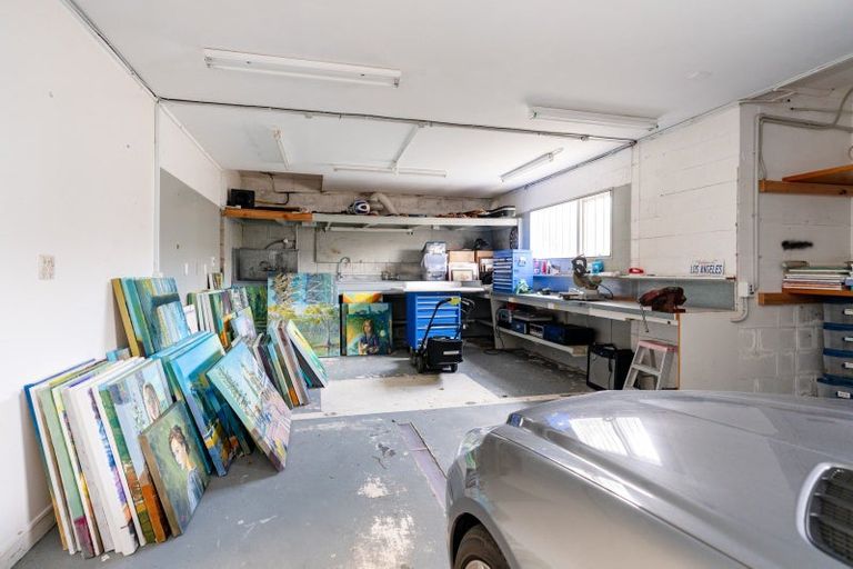 Photo of property in 28 Welland Place, Island Bay, Wellington, 6023