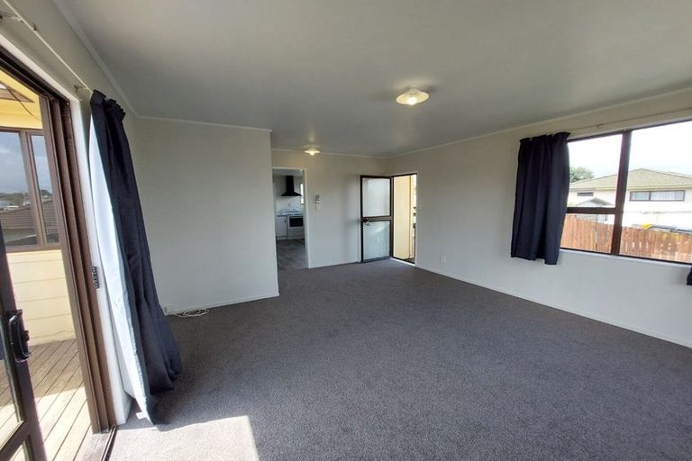 Photo of property in 2/19 Silver Creek Road, Weymouth, Auckland, 2103