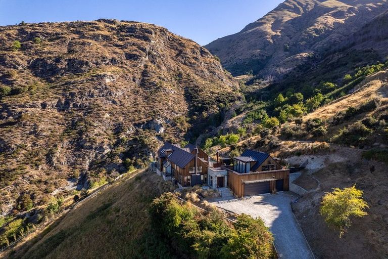 Photo of property in 12 Crows Nest Road, Arthurs Point, Queenstown, 9371